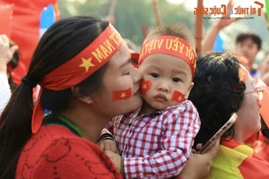 Vietnam National Football Team Returns Home with ASEAN Cup Trophy - image 5