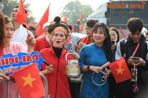 Vietnam National Football Team Returns Home with ASEAN Cup Trophy - image 16