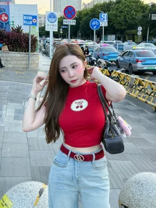 Lâm Khánh Chi Stuns Fans: Flaunting Her Elegant Curves in Latest Photos - image 6
