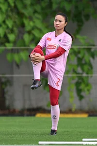 Vietnam National Women's Football Team Trains for China Tour - image 4