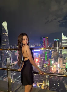 Miss World Vietnam Luong Thuy Linh Debuts Bold New Short Haircut - image 3