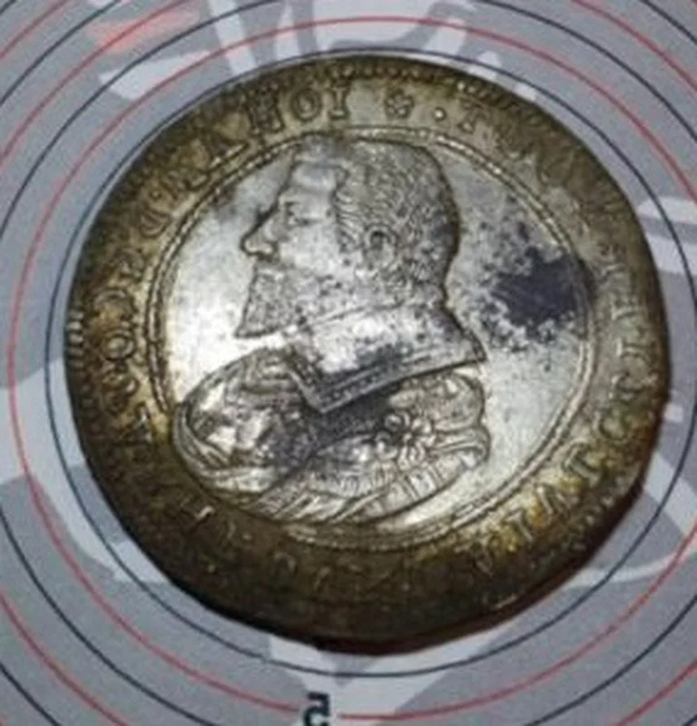 Archaeological Discovery: Rare Ancient Treasure Reveals Secrets of a 30-Year War