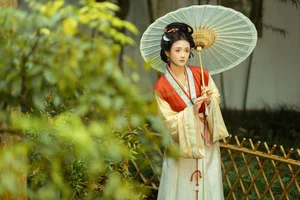 Artistic Photography Showcase: YiTuYu Art Language Vol.8089 Featuring Xue Ying - image 3