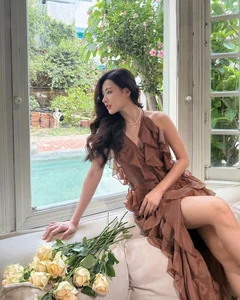 Screen Muse Minh Trang Captivates Fans with Sweet and Elegant Beauty - image 7