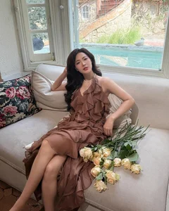 Screen Muse Minh Trang Captivates Fans with Sweet and Elegant Beauty - image 1