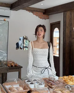 Screen Muse Minh Trang Captivates Fans with Sweet and Elegant Beauty - image 5