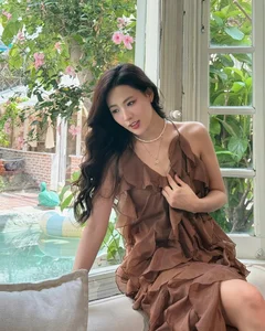 Screen Muse Minh Trang Captivates Fans with Sweet and Elegant Beauty - image 6