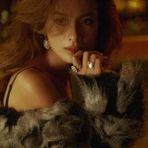 Supermodel Nhu Van Rocks Old Money Style for The New Mentor Finale - image 1