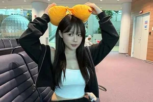 Korean Hot Mom Sparks Online Debate Over Bold and Daring Fashion Choices - image 6