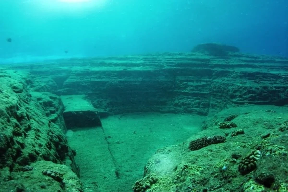 Mysterious Underwater Structures: Ancient Civilizations or Extraterrestrial Origins?