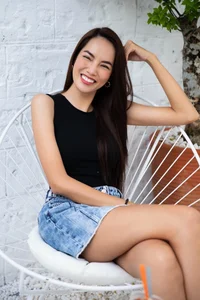 Everyday Beauty and Casual Style of Miss Grand Vietnam Le Hoang Phuong - image 7