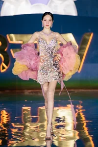 Miss Grand Vietnam Catwalk: Beauty Queens and Contestants Shine on the Runway - image 0