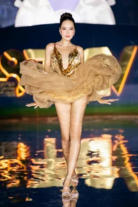 Miss Grand Vietnam Catwalk: Beauty Queens and Contestants Shine on the Runway - image 6