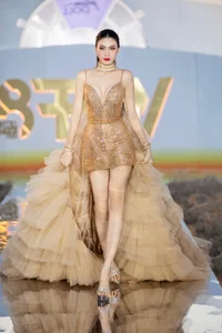 Miss Grand Vietnam Catwalk: Beauty Queens and Contestants Shine on the Runway - image 11