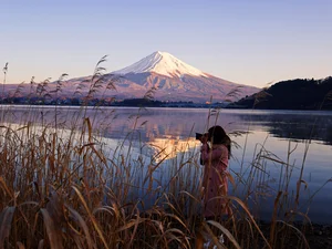 Mount Fuji Snowless in October: A Rare Climate Phenomenon - image 1