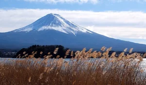 Mount Fuji Snowless in October: A Rare Climate Phenomenon - image 0