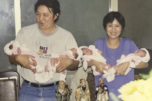 The Miracle of Four: Viral Family Shares Journey Raising Quadruplet Sisters Conceived via IVF - image 6