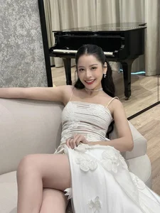 Truong Ngoc Anh and Mai Phuong Thuy Radiate Elegance in Latest Visuals - image 1
