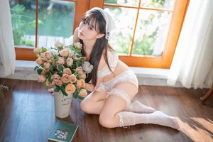 YiTuYu Art Language Vol.10547: Featuring the Elegant Visual Artistry of Xiao Yi - image 8