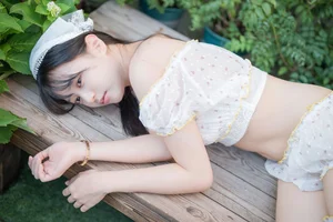 YiTuYu Art Language Vol.10547: Featuring the Elegant Visual Artistry of Xiao Yi - image 0