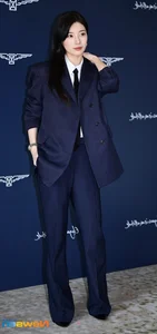 Suzy’s Bold Androgynous Visuals Spark Viral Reactions Across the Fashion World - image 3
