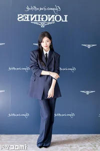 Suzy’s Bold Androgynous Visuals Spark Viral Reactions Across the Fashion World - image 1