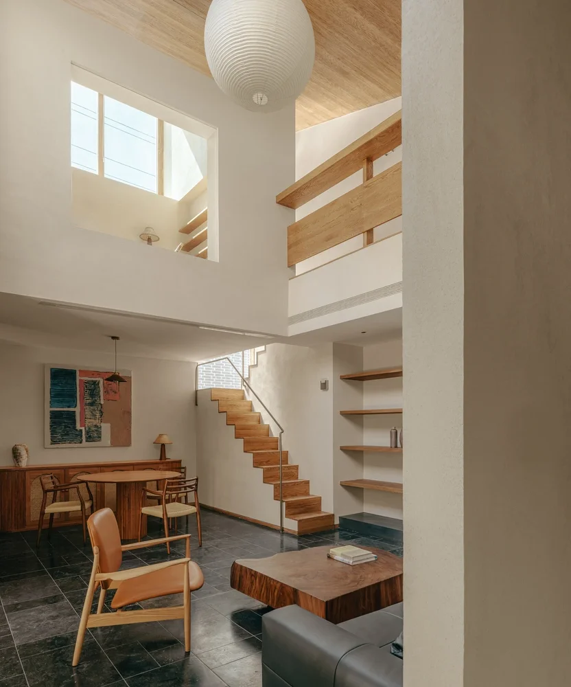 Modern 144m2 Elderly-Friendly Home Design Filled with Natural Light