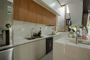 15+ Modern I-Shaped Kitchen Designs for Optimized Small-Space Living - image 14
