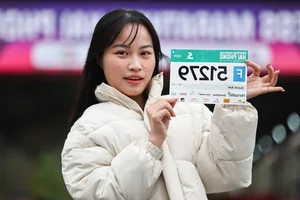 Female Runners Energize the Atmosphere at VnExpress Marathon Hai Phong 2024 - image 7