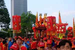 The Vibrant Lady Thien Hau Palanquin Procession in Binh Duong - image 5