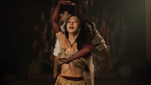 Huong Tram Makes a Bold Stage Comeback with Sensual Performance - image 10