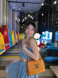 Famous Hot Girl Shines as Moon Goddess in Stunning Transformation - image 4
