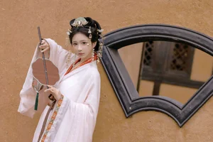 The Captivating Visual Journey of YiTuYu Art Language Vol.6337 with Qi Luo Sheng De Xiao Su Su - image 24