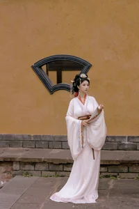 The Captivating Visual Journey of YiTuYu Art Language Vol.6337 with Qi Luo Sheng De Xiao Su Su - image 2
