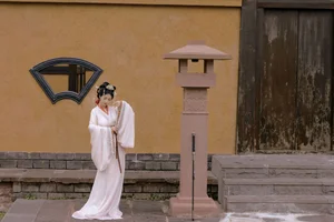 The Captivating Visual Journey of YiTuYu Art Language Vol.6337 with Qi Luo Sheng De Xiao Su Su - image 0