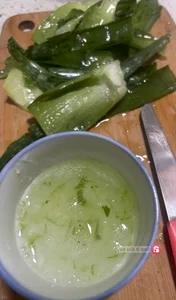 The Secret to Silky Hair: A Simple Two-Ingredient DIY Conditioner Recipe - image 4