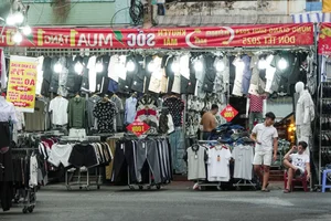 The Modern Dilemma: Traditional Market Vendors Struggle in the E-Commerce Era - image 6