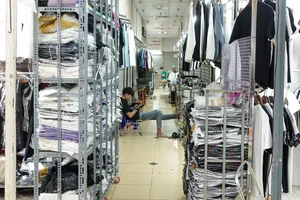 The Modern Dilemma: Traditional Market Vendors Struggle in the E-Commerce Era - image 11