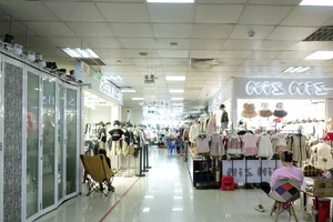 The Modern Dilemma: Traditional Market Vendors Struggle in the E-Commerce Era - image 8