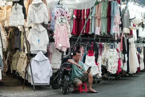 The Modern Dilemma: Traditional Market Vendors Struggle in the E-Commerce Era - image 9