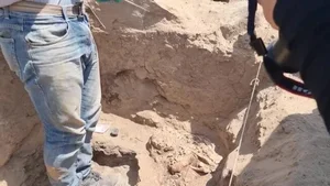 Archaeological Discovery in Peru: 3,800-Year-Old Skeletons Unveil Ancient Secrets - image 7