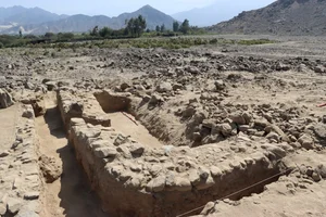 Archaeological Discovery in Peru: 3,800-Year-Old Skeletons Unveil Ancient Secrets - image 1
