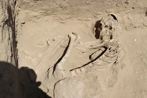 Archaeological Discovery in Peru: 3,800-Year-Old Skeletons Unveil Ancient Secrets - image 6