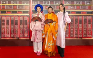 Ho Ngoc Ha and Kim Ly Shine at Star-Studded Movie Premiere - image 9