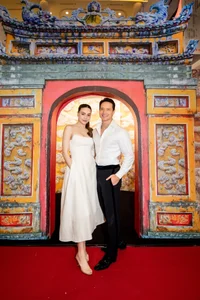 Ho Ngoc Ha and Kim Ly Shine at Star-Studded Movie Premiere - image 11