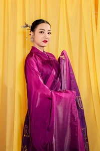 Ho Ngoc Ha and Kim Ly Shine at Star-Studded Movie Premiere - image 14