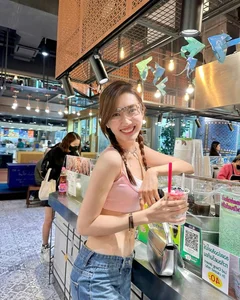 Actress Thuy Ngan Stuns with Her Perfect Hourglass Figure - image 3