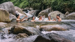 Discover the Secrets Behind the Stunning Beauty and Wasp Waist of Thai Models - image 4