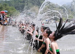 Discover the Secrets Behind the Stunning Beauty and Wasp Waist of Thai Models - image 9