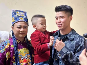 Duy Manh and Son Support Tao Quan Artists Behind the Scenes - image 5